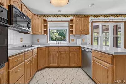 3822 Baville Court, Florissant, MO 63034 - Photo 12