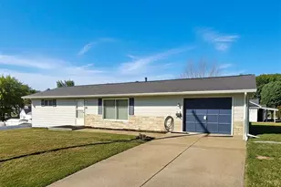 913 Vine St, Festus, MO 63028 - Photo 1