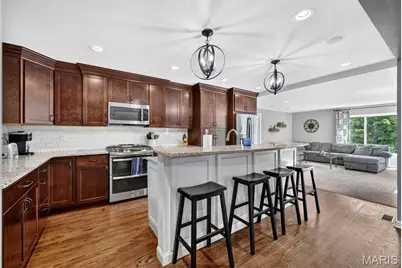 18 Chaminade Drive, Saint Louis, MO 63141 - Photo 12