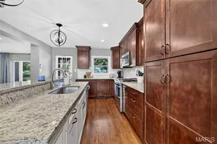 18 Chaminade Dr, Saint Louis, MO 63141 - Photo 12