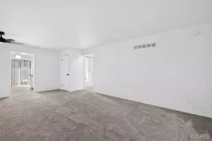 7923 Royal Arms Ct, Saint Louis, MO 63123 - Photo 4