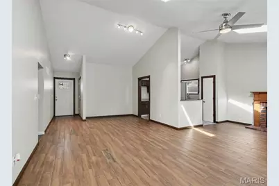202 Barrington Drive, Saint Peters, MO 63376 - Photo 4