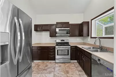 202 Barrington Drive, Saint Peters, MO 63376 - Photo 6