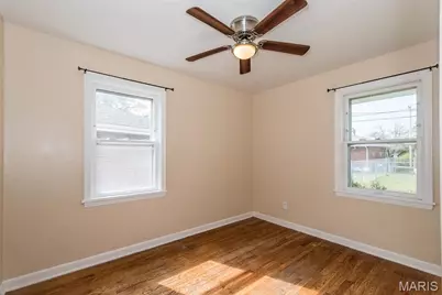 9440 Bagley Drive, Saint Louis, MO 63136 - Photo 10
