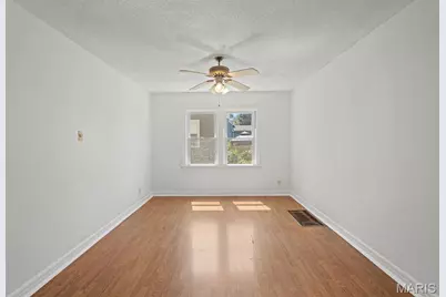 9525 Brenda Avenue, Affton, MO 63123 - Photo 10