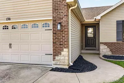 136 Prairie Bluffs Drive, Wentzville, MO 63385 - Photo 8