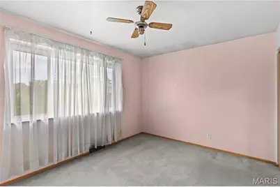 9834 Las Vegas Drive, Saint Louis, MO 63126 - Photo 10