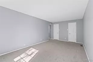 10381 Oxford Hill Dr, Saint Louis, MO 63146 - Photo 16