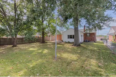 8440 New Hampshire Avenue, Affton, MO 63123 - Photo 32