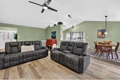 72 Hickoryshade Court, Saint Peters, MO 63376 - Photo 4