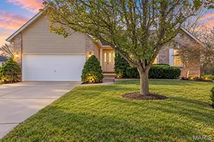 72 Hickoryshade Ct, Saint Peters, MO 63376 - Photo 1