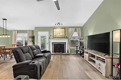 72 Hickoryshade Court, Saint Peters, MO 63376 - Photo 2