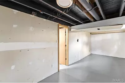 257 Cameron Road, Saint Louis, MO 63137 - Photo 14