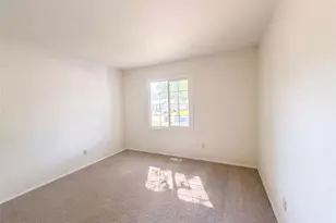 12132 Jerries Ln, Florissant, MO 63033 - Photo 4