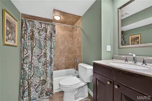 8001 Watkins Dr, Clayton, MO 63105 - Photo 22