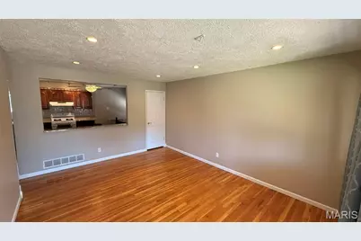 10830 Atterbury Drive, Saint Louis, MO 63123 - Photo 2