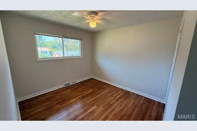 10830 Atterbury Drive, Saint Louis, MO 63123 - Photo 12