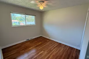 10830 Atterbury Dr, Saint Louis, MO 63123 - Photo 12