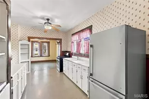 201 Perry St, Saint Charles, MO 63301 - Photo 14