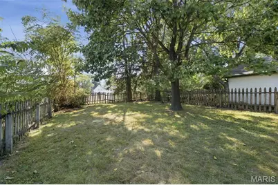 201 Perry Street, Saint Charles, MO 63301 - Photo 38