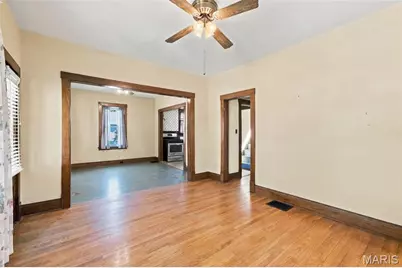 201 Perry Street, Saint Charles, MO 63301 - Photo 8