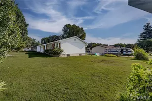 202 Meadowbrook Dr, Farmington, MO 63640 - Photo 2