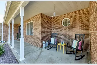 404 Chantilly Court, Warrenton, MO 63383 - Photo 2
