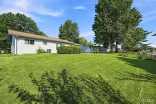 12022 Trampe Heights Ln, Hazelwood, MO 63138 - Photo 36