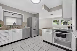 1639 Red Gate Ln, Saint Louis, MO 63146 - Photo 8