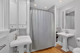 7035 Forsyth Blvd, University City, MO 63105 - Photo 16
