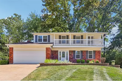 70 Breezeview Drive, Ballwin, MO 63021 - Photo 2