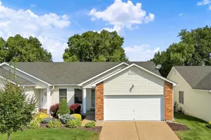 105 Maryland Dr, O'Fallon, MO 63366 - Photo 2