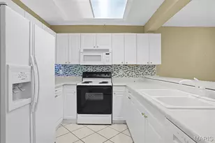 226 Hemingway Ln, Weldon Spring, MO 63304 - Photo 8