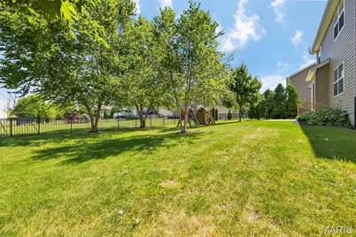 995 Harmony Lake Parkway, Cottleville, MO 63376 - Photo 8