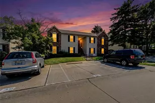 1524 Surrey Ln, Saint Charles, MO 63304 - Photo 1
