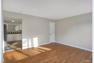 6136 Emerald Avenue, Saint Louis, MO 63135 - Photo 4