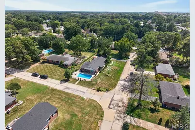 10636 Rebecca Drive, Saint Louis, MO 63128 - Photo 12