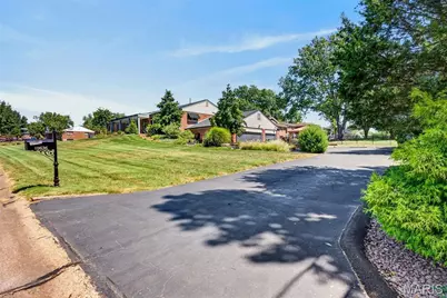 10636 Rebecca Drive, Saint Louis, MO 63128 - Photo 6