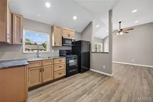 645 Sarah St, Lebanon, MO 65536 - Photo 6