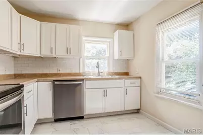 20 La Venta Drive, Florissant, MO 63031 - Photo 6
