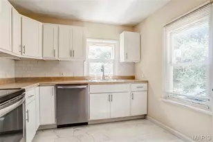 20 La Venta Dr, Florissant, MO 63031 - Photo 6