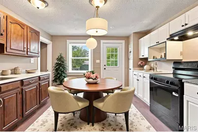 7809 Elton, Saint Louis, MO 63123 - Photo 4