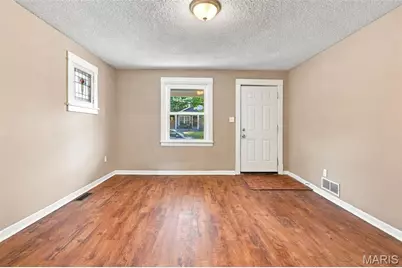 7809 Elton, Saint Louis, MO 63123 - Photo 8