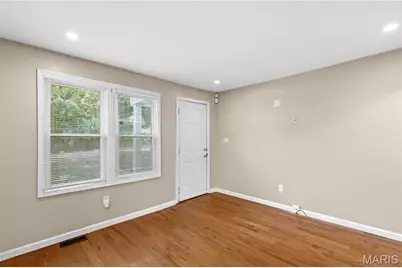 6155 Emerald Avenue, Ferguson, MO 63135 - Photo 2