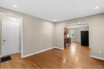 6155 Emerald Avenue, Ferguson, MO 63135 - Photo 4