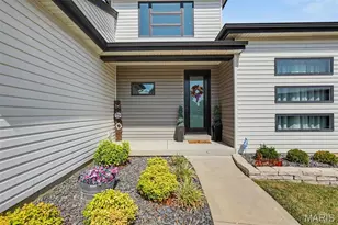 18 MacArthur Ct, Saint Charles, MO 63304 - Photo 2