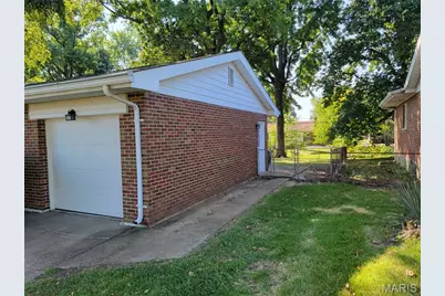 2020 Saint Stephen Drive, Florissant, MO 63033 - Photo 4