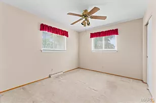 19 W Meadow Ln, Ballwin, MO 63021 - Photo 14