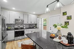 5220 Highland Ave, Saint Louis, MO 63113 - Photo 12
