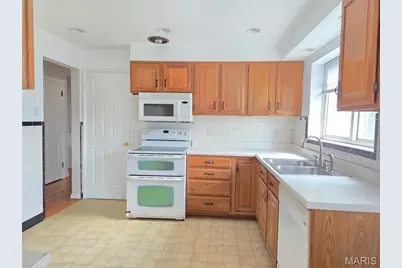 8112 Halifax Drive, Clayton, MO 63105 - Photo 10